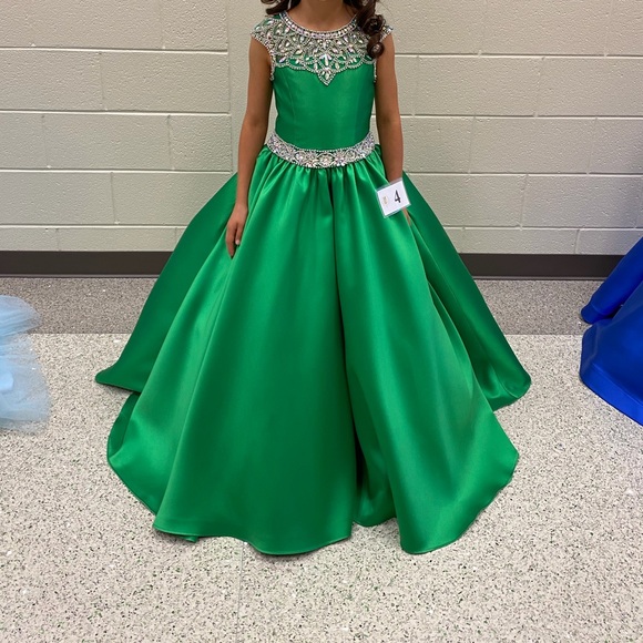 Little Rose Size 8 Kelly Green Little Girls Pageant Dress - Picture 7 of 7